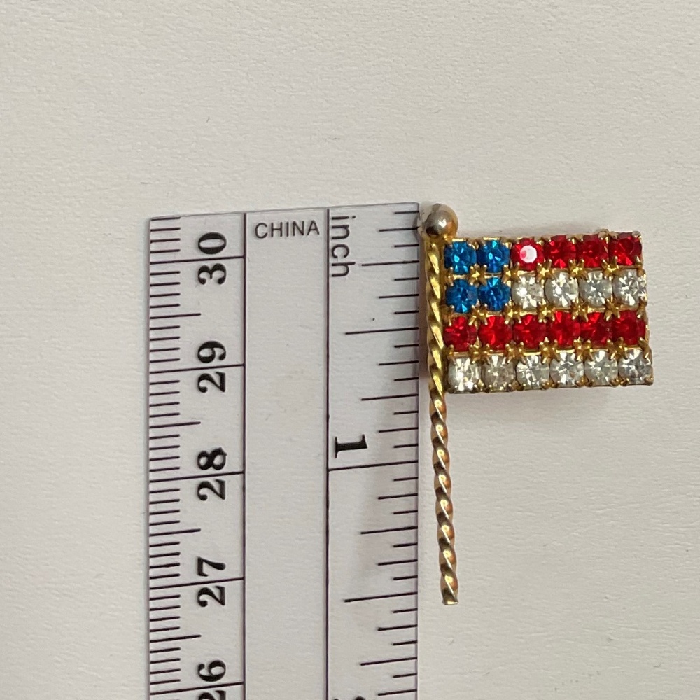 Vintage Prong Set Rhinestone Flag Pin Brooch Red White Blue Gold Tone Metal - Picture 3 of 5